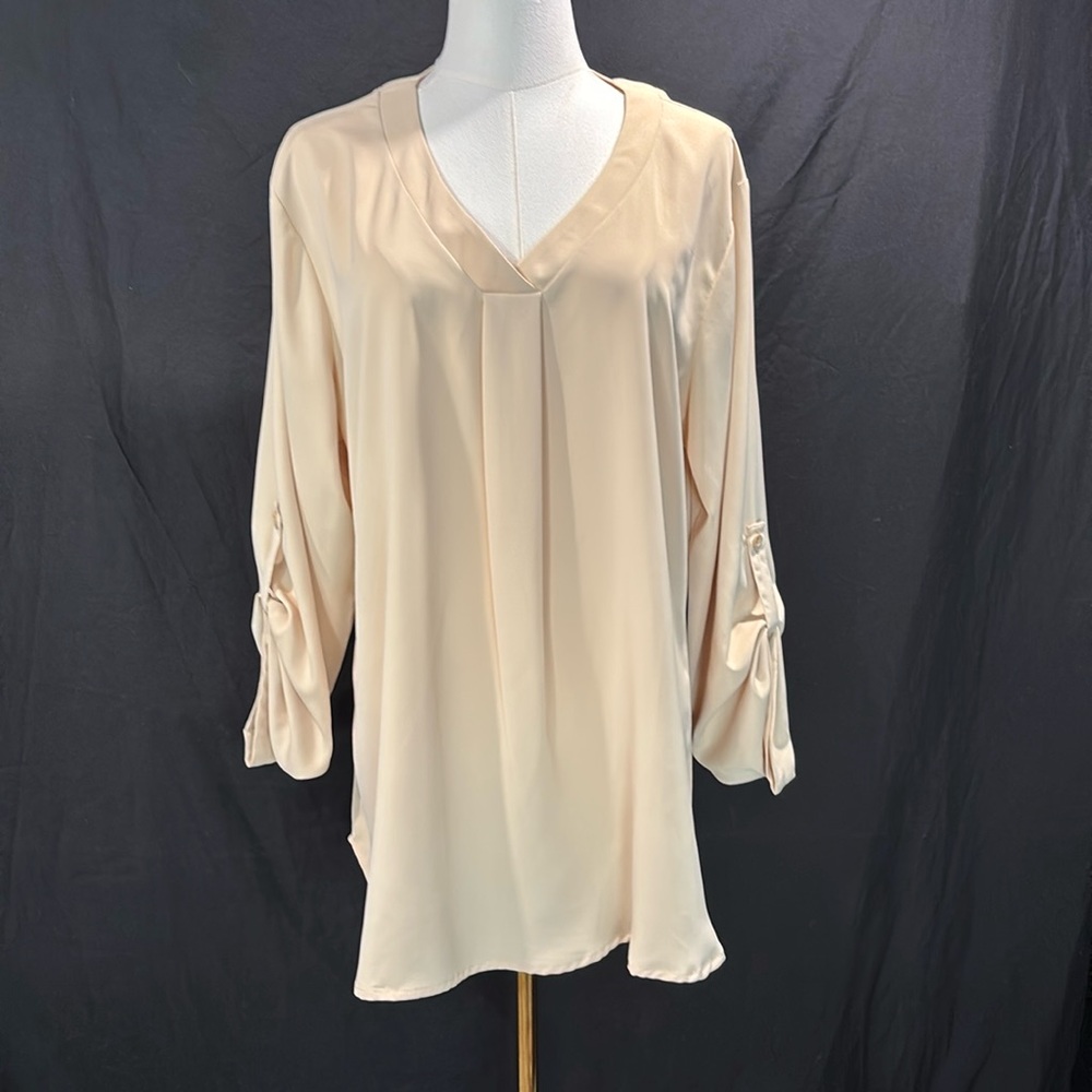 Youtalia tan top with button up sleeve size XL BNWT